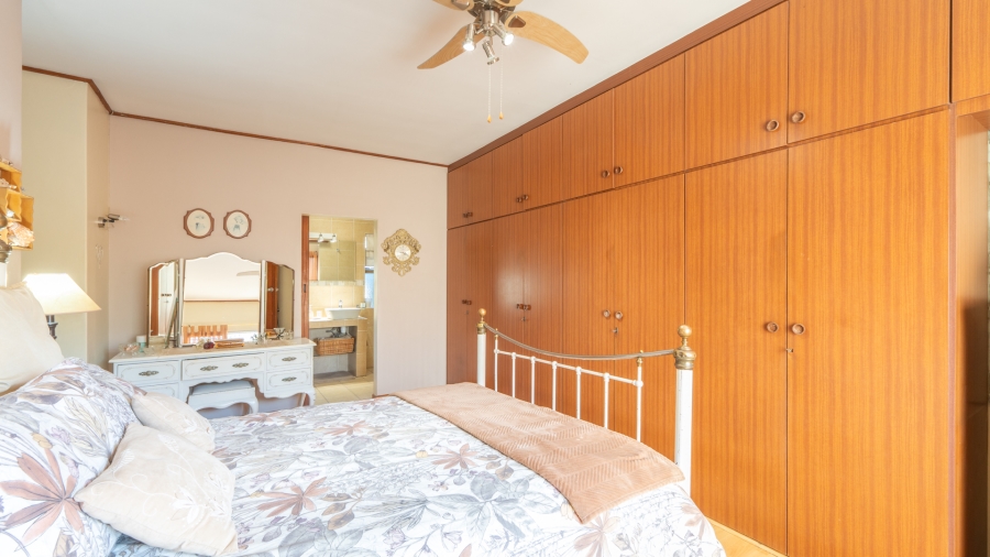 5 Bedroom Property for Sale in Amandelrug Western Cape